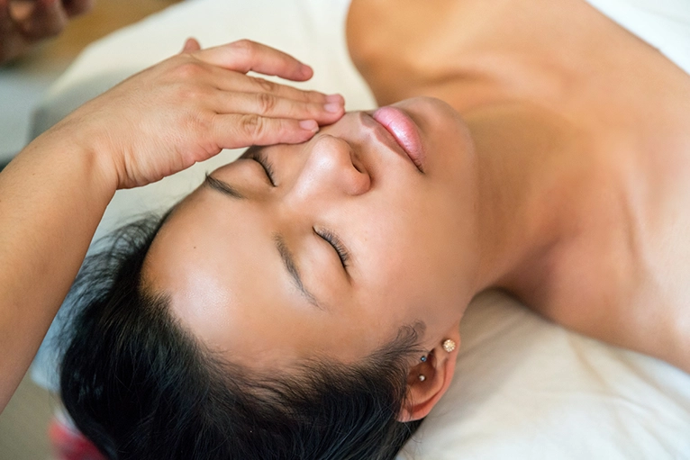 How to Create High-Converting Facial Spa Advertising Campaigns
